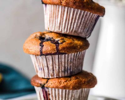 Saftige vegane Heidelbeer-Zitronen Muffins (zuckerfrei, ölfrei)