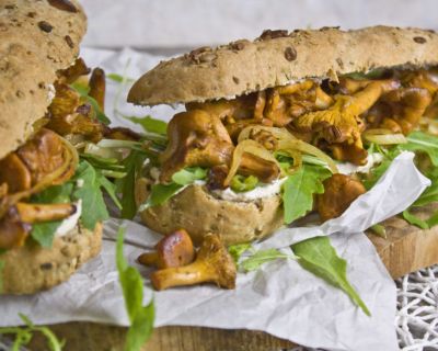 Herbstküche! – Pfifferling-Baguettes mit Tofucreme