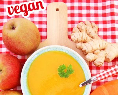Vegane Kürbissuppe mit Apfel & Ingwer