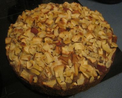 Hefe-Apfelkuchen  mit Cashewcreme
