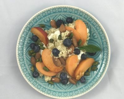 Süßer Couscous mit Aprikosen und Pistazien