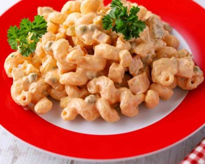 Veganer Nudelsalat mit Fleischwurst und Mayo