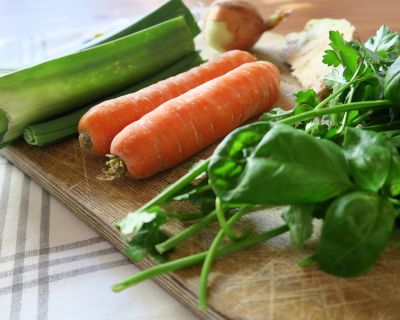 Food-Hack: Selbstgemachte Instant-Gemüsebrühe (+ Video).