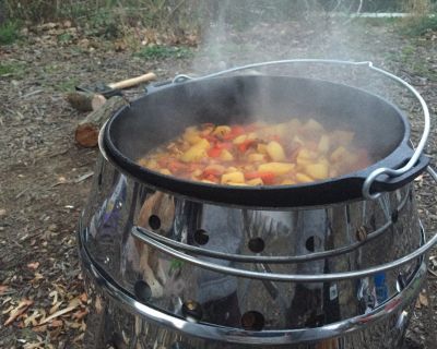 Veganes Gulasch aus dem Feuertopf
