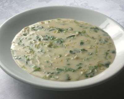 Rumänische Salatsuppe mit Lupinen