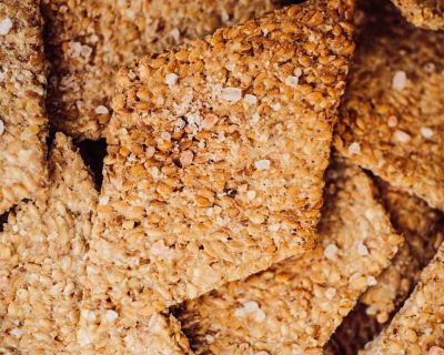 Die schnellsten Kräcker der Welt [2 Zutaten, vegan, glutenfrei, gesund]