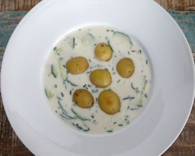 GURKENSUPPE MIT MINIKARTOFFELN