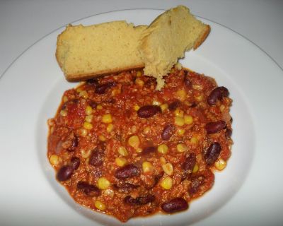 Chili sin Carne mit frischem Maisbrot