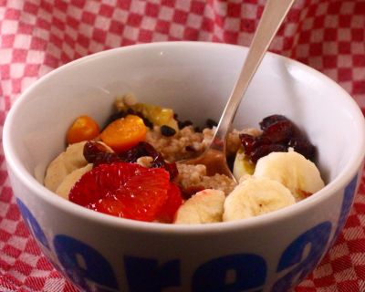 Vegan Detox – Tag 12 : Hafer-Bowl mit Obst – Kleiner Postelein-Salat mit Sprossen – Brokkoli-Süppchen