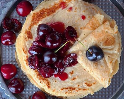 Vegan Crêpes with Cherries * Crêpes mit Kirschen