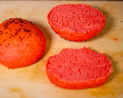 Red Burger Buns – Rezept für rote Burgerbrötchen, vegan