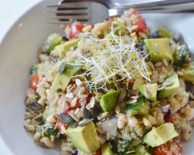 Rezept: Quinoa-Bohnen-Gurke-Avocado-Salat