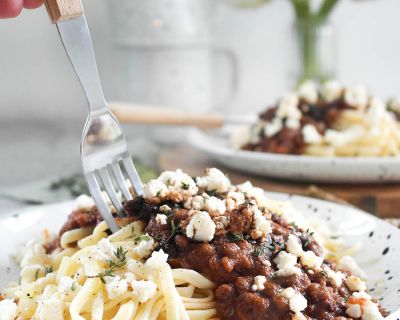 Spaghetti mit veganer Rote-Bete-Linsen-Bolognese ❤