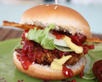 Veganer Hamburger – saftig, klassisch, lecker