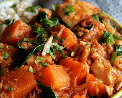 Jackfruit-Süßkartoffel-Curry mit Spinat