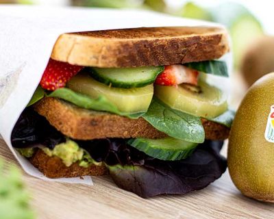 Doppeldecker-Kiwi-Sandwich
