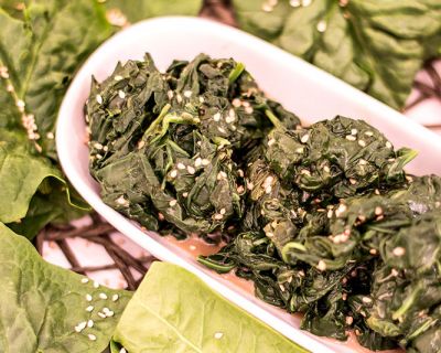Japanischer Spinat-Salat mit Sesam