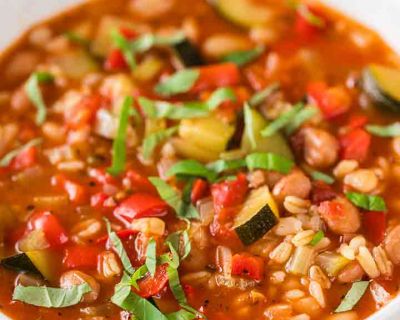 Veganer Gemüseeintopf mit Ebly und Bohnen