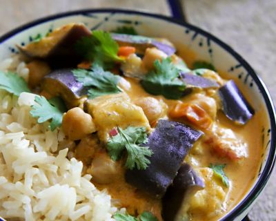 Cremiges Auberginencurry mit Kichererbsen