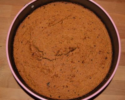 Karottenkuchen ohne Weißmehl, vegan und nur mit Datteln gesüßt