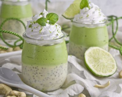 Limetten-Chia-Parfait mit Matcha-Creme