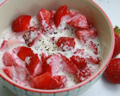 Rezept// Erdbeeren mit Sahne & Pfeffer [vegan]