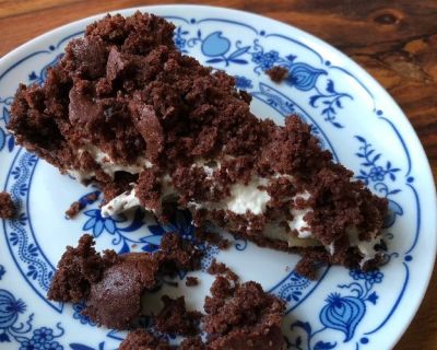 Fluffiger, veganer Maulwurfkuchen