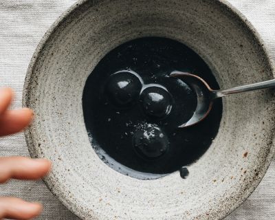 Süße schwarze Sesam-Suppe (黑芝麻糊) – Eine traditionelle Süßspeise aus China