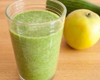 Grüner Smoothie - Apfel, Gurke, Spinat, Banane