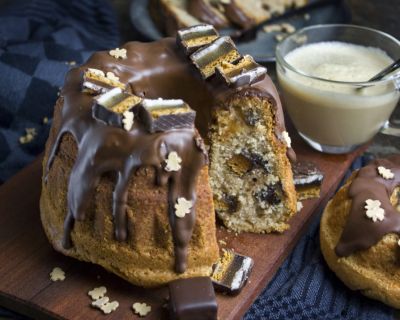 Weihnachtlicher Dominostein-Gugelhupf