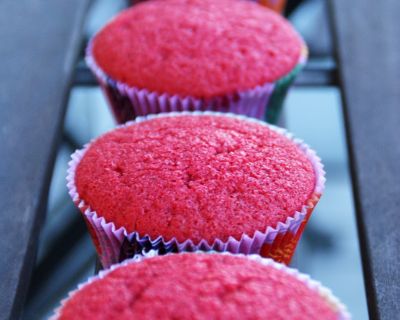 Pinke Cupcakes mit Erdbeercreme