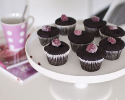 Schokoladencupcakes mit Himbeeren (vegan)