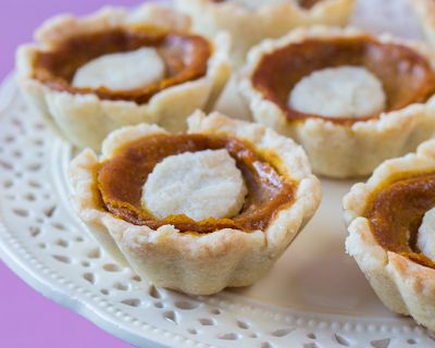 Kleine Kürbis-Törtchen – Mini Pumpkin Pies (vegan)