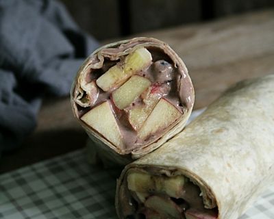 Frühstückswrap mit Obst und Schokoquark