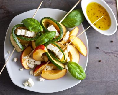 Zucchini-Nektarinen-Salat