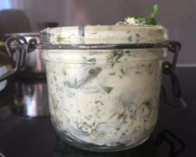 vegane Kräuterbutter – ein perfekter Begleiter zu Gegrilltem
