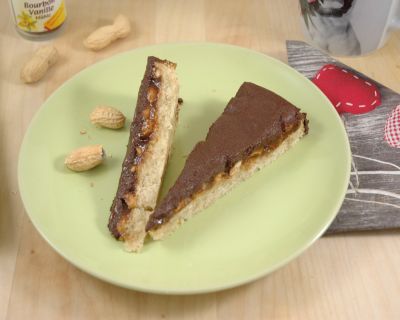 Veganer und glutenfreier Snickers Kuchen