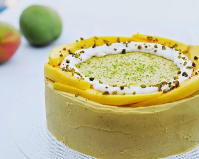 Vegane Karotten-Mandeltorte mit Mango-Kokoscreme 