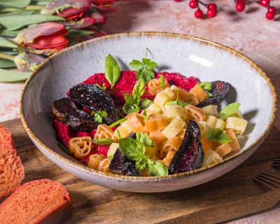 Rote Beete Hummus Sauce für einfache, cremige, leckere Pasta