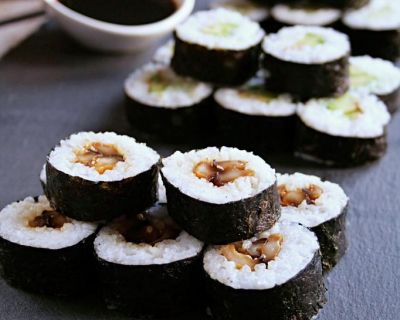 Veganes Sushi – Maki mit Shiitake, Avocado und Gurke