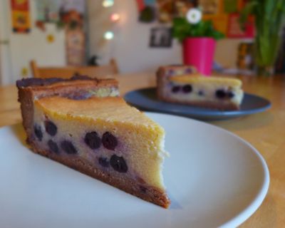 Veganer Käsekuchen mit Seidentofu und Blaubeeren