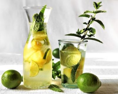 Minz-Ananas-Limetten-Limonade