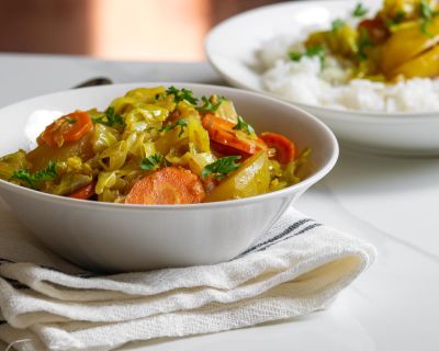 Äthiopischer Gemüseeintopf mit Weißkohl und Kartoffeln