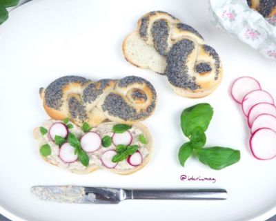 Darfs ein bisserl Mohn sein – Mohn Weckerl / Mohnfleserl / Gebäck mit Mohn / Mohnzopf