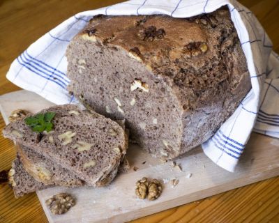 Schnelles Walnuss-Vollkorn-Brot