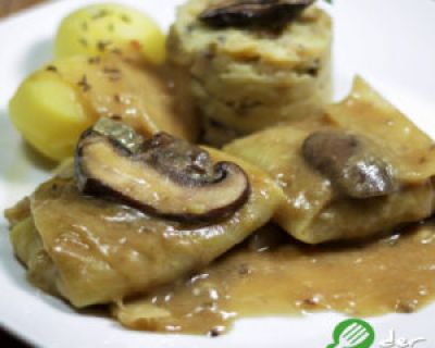 Kohlrouladen mit Pilz-Kartoffelfüllung