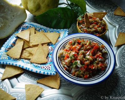 Low Carb Kichererbsenckracker mit Auberginenkaviar (vegan und glutenfrei)