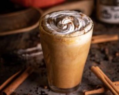 Pumpkin Spice Latte – cremiger, herbstlicher, würziger Kaffee