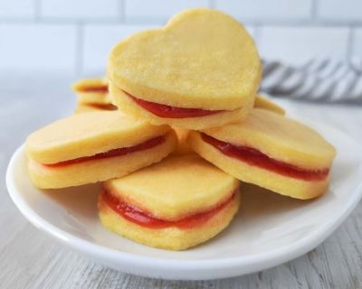 Vegane Vanilleplätzchen mit Erdbeermarmelade