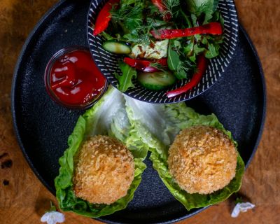 Mac’n’Cheese Bites, frittierte Makkaroni und Käse Bällchen, vegan